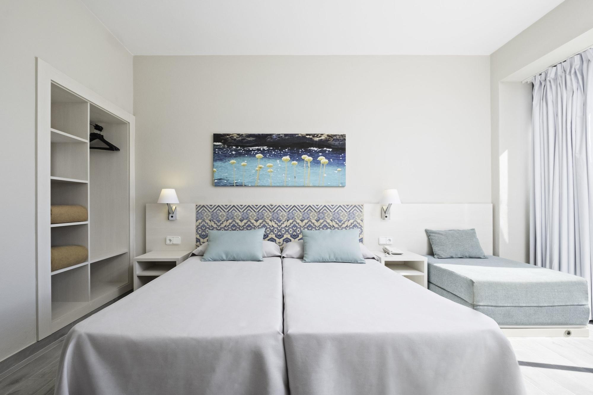 Azuline Llevant Hotel *